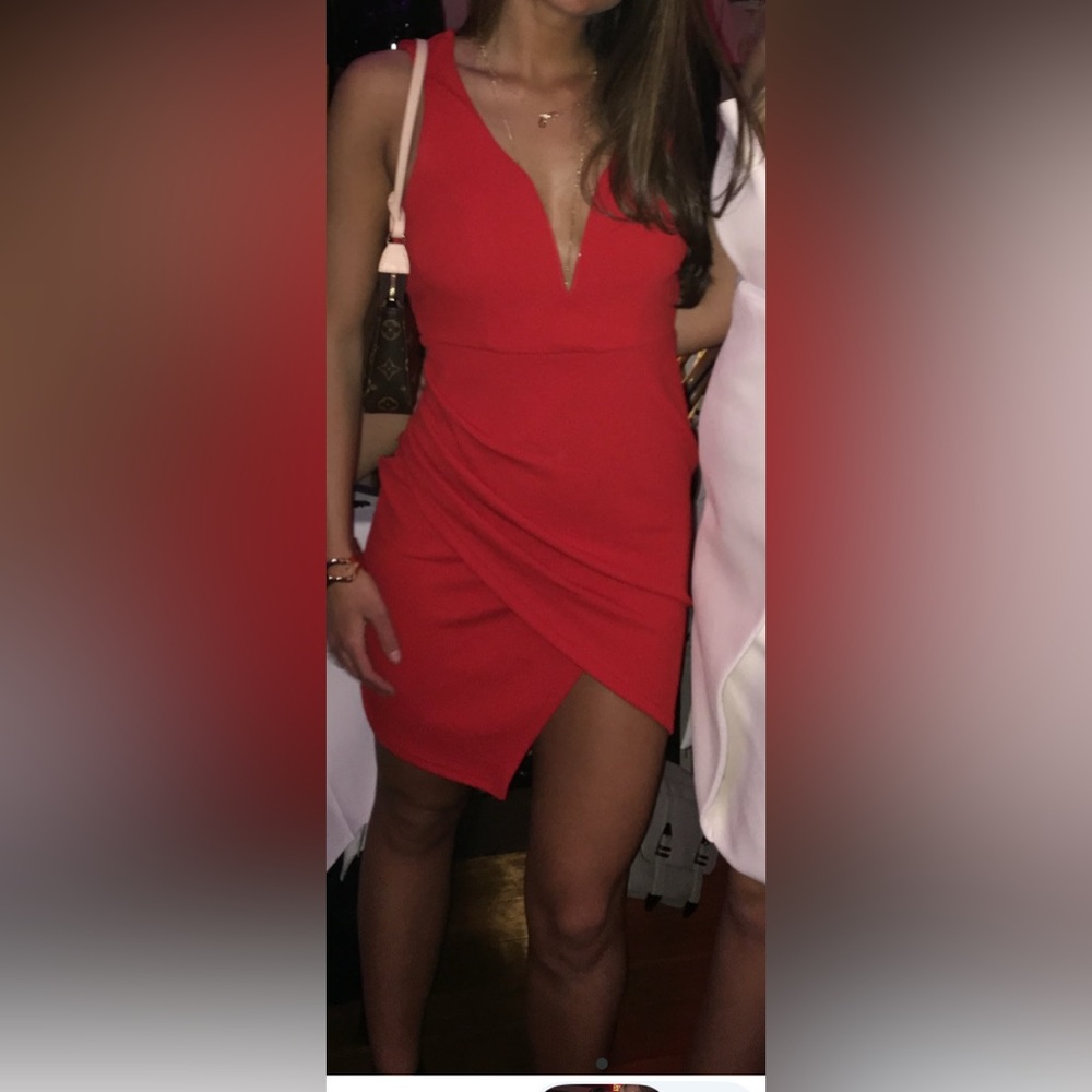 Madison Square Elegant Red V-Neck Dress